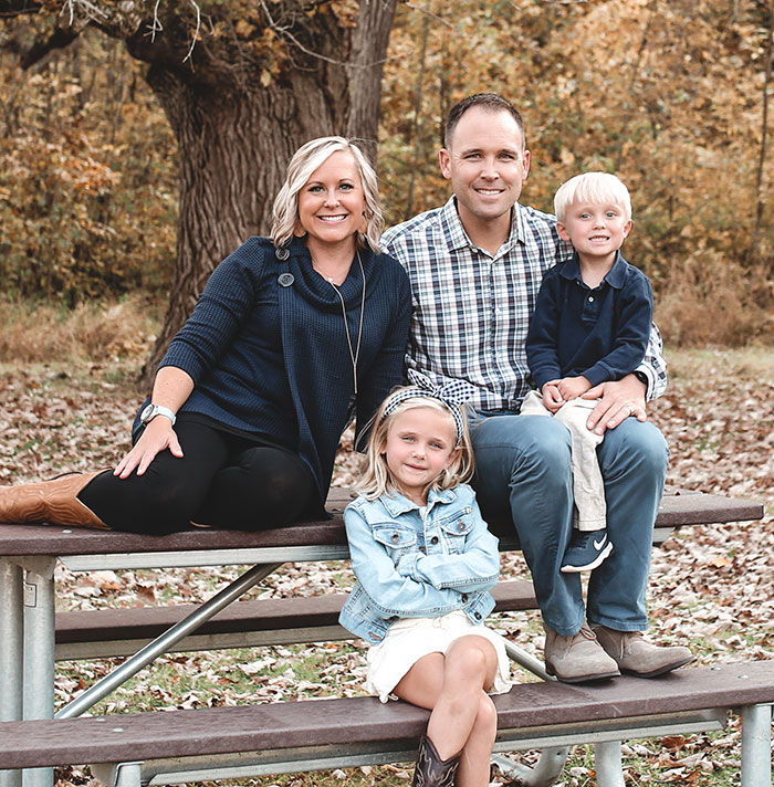 Dr. Drew Scholtz, DDS, wife Carly Scholtz and children